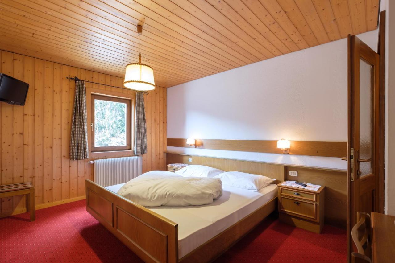 Gasthof Loewen Welschnofen Buitenkant foto