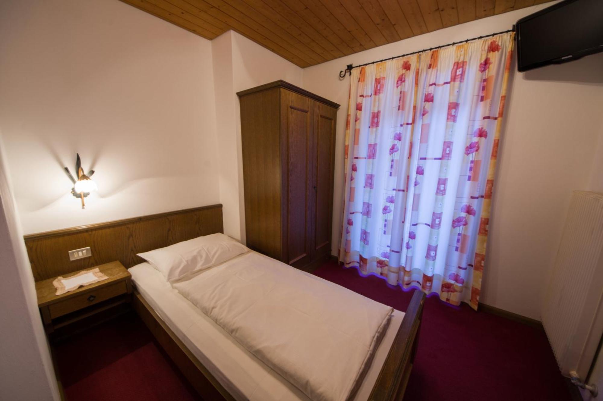 Gasthof Loewen Welschnofen Kamer foto