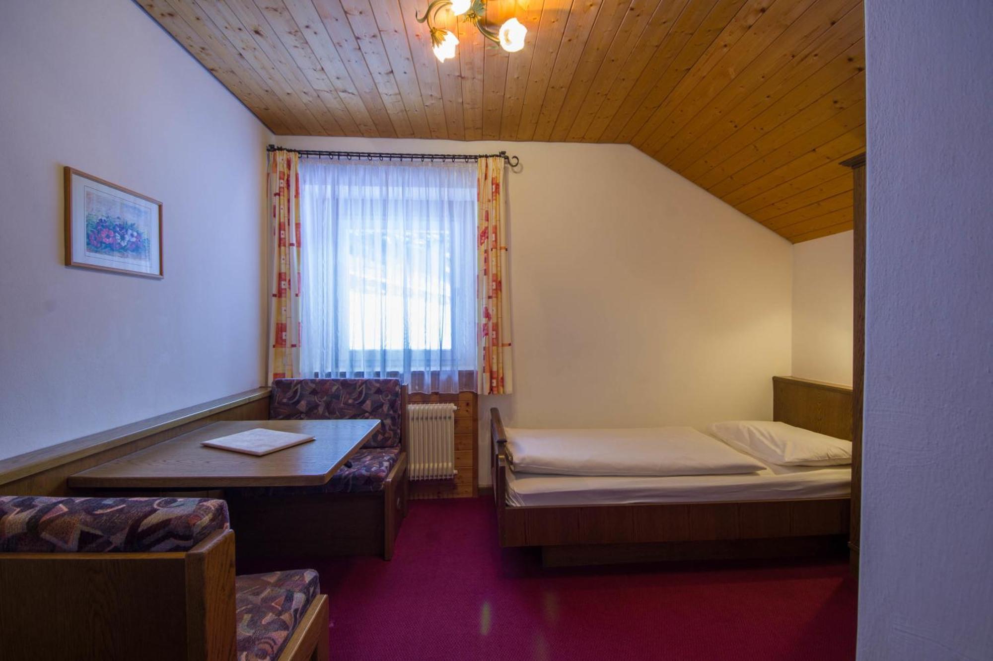 Gasthof Loewen Welschnofen Kamer foto